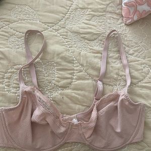 ☀️SALE Chantelle 🇫🇷 34D bra